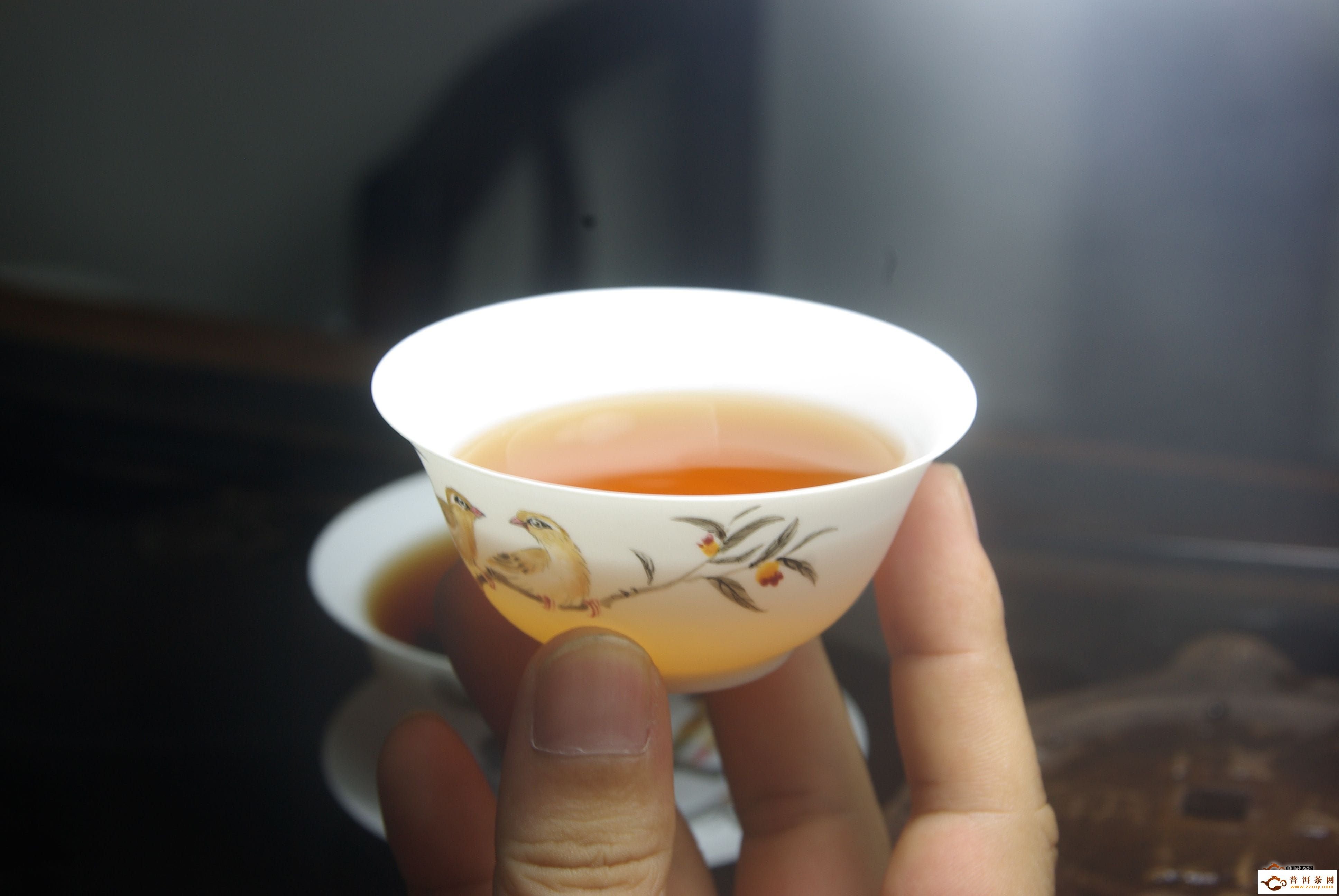 清晨能喝茶吗?一天不同时段喝什么茶好?